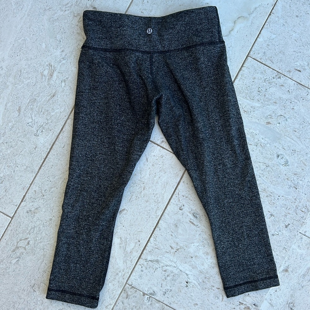 Lululemon yoga pants